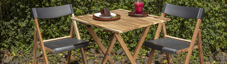 salon de jardin en bois, chaise et table en bois